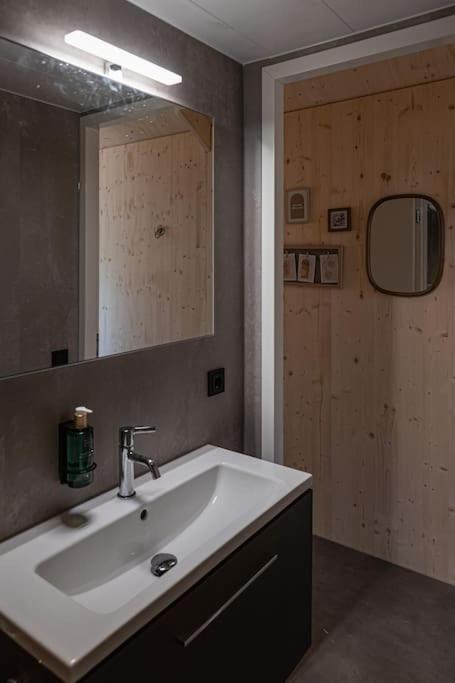 Tinyhouse Eucalyptus Met Hottub Villa Meerssen Kültér fotó